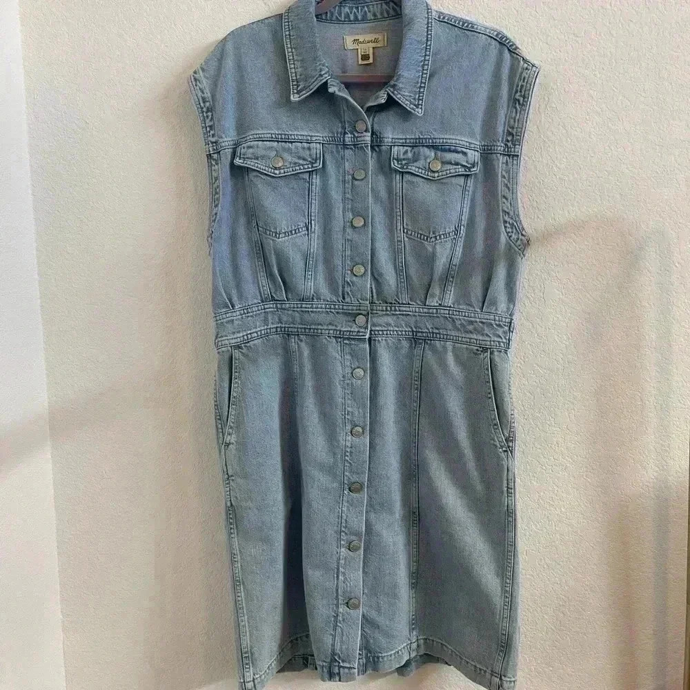 Madewell  EUC Denim Cap-Sleeve Shirt dress in Aquino Wash size 14 denim jean